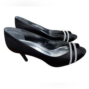 Stuart Weitzman Glohotwire Black Satin Peep Toe Pump Size 8.5‎